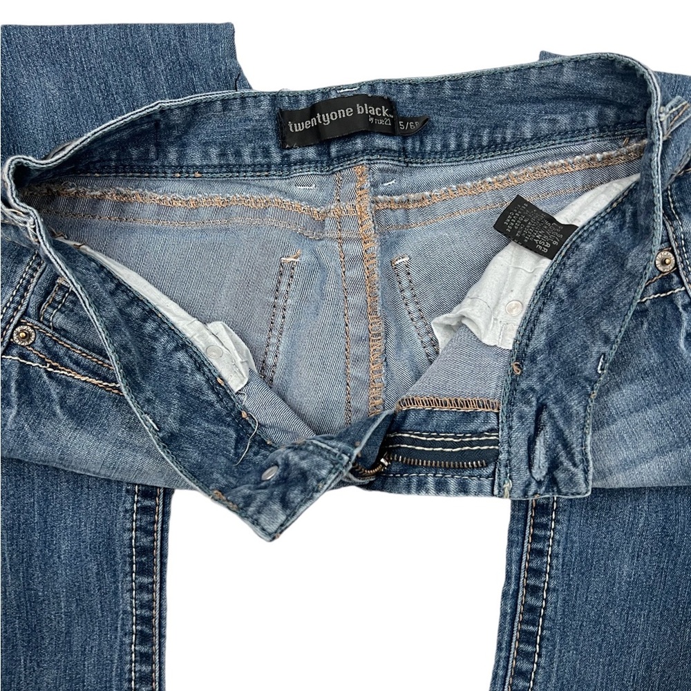 Two pairs of jeans juniors  rue 21 sizes 5/6 R - Picture 3 of 6